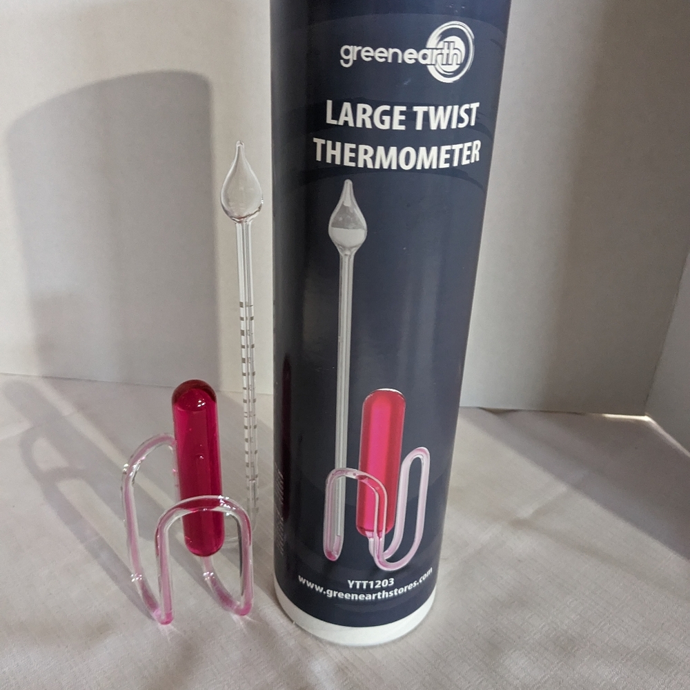Large twist 10 inch therometer Green Earth. Made in Canada New In Box